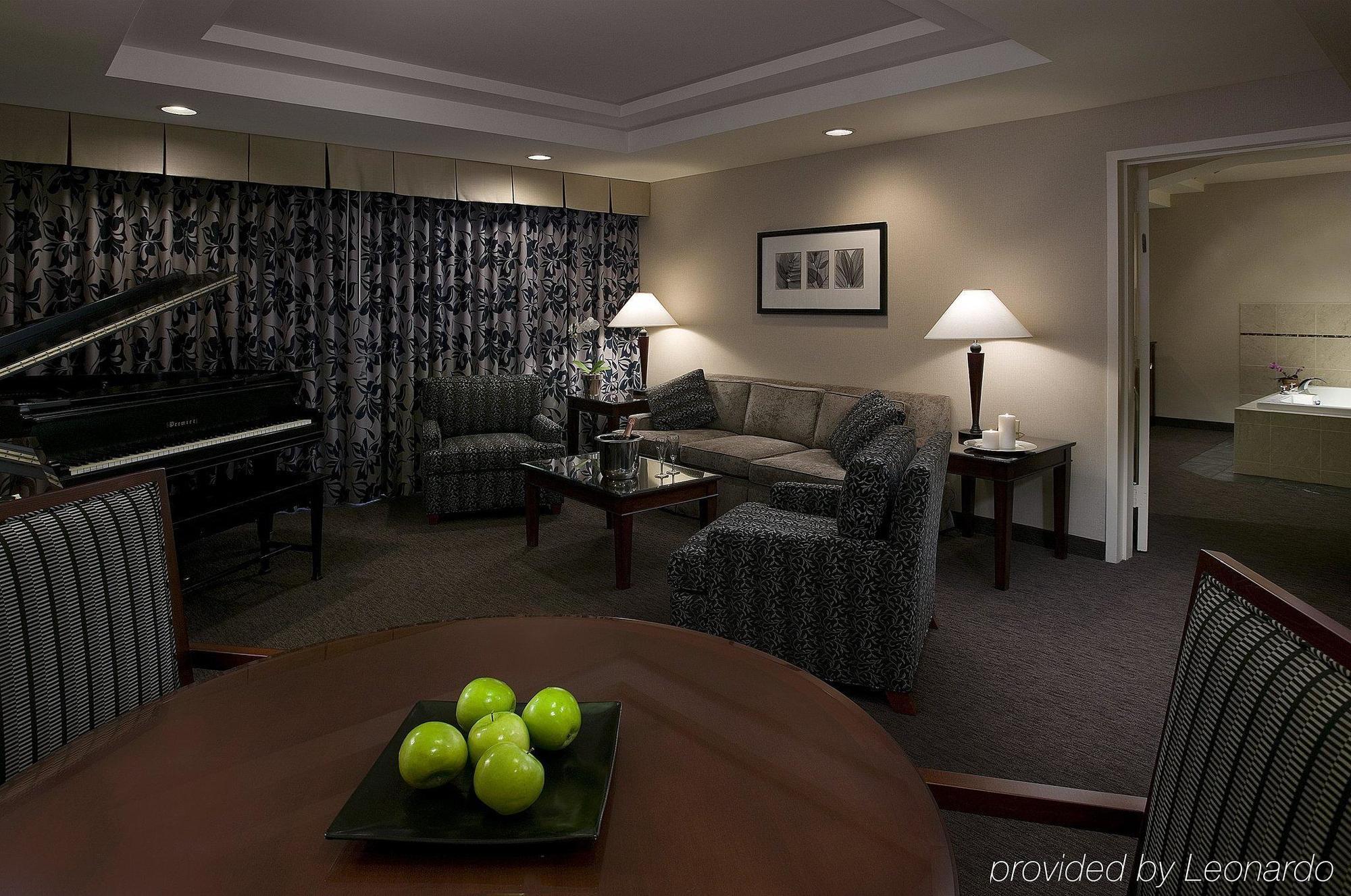 Empress La Jolla 3*