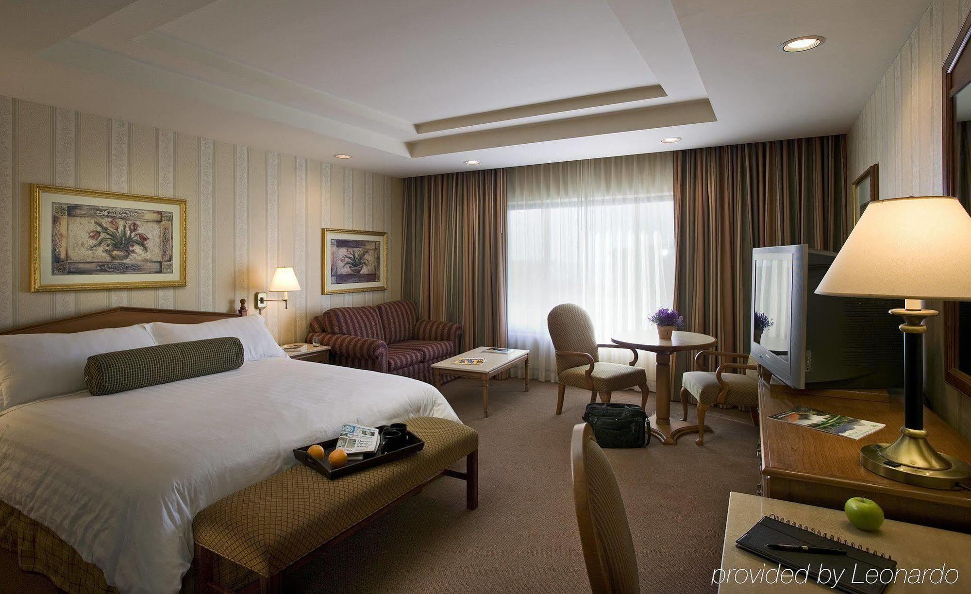 Empress La Jolla 3*